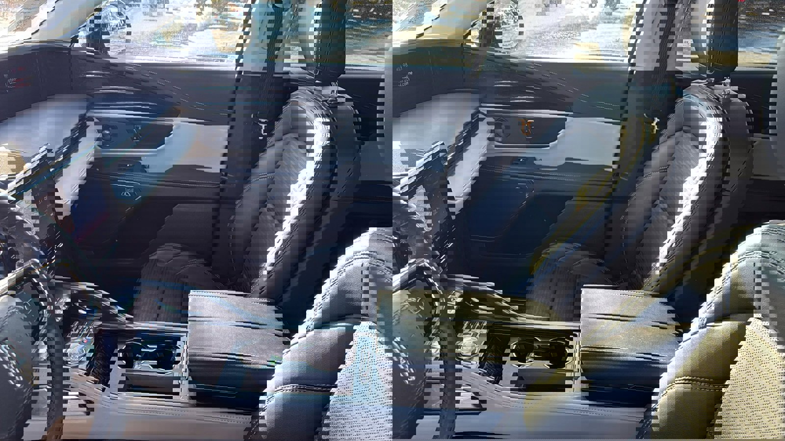 Used 2024 Lincoln Nautilus Reserve w/ Equipment Group 202A image 15