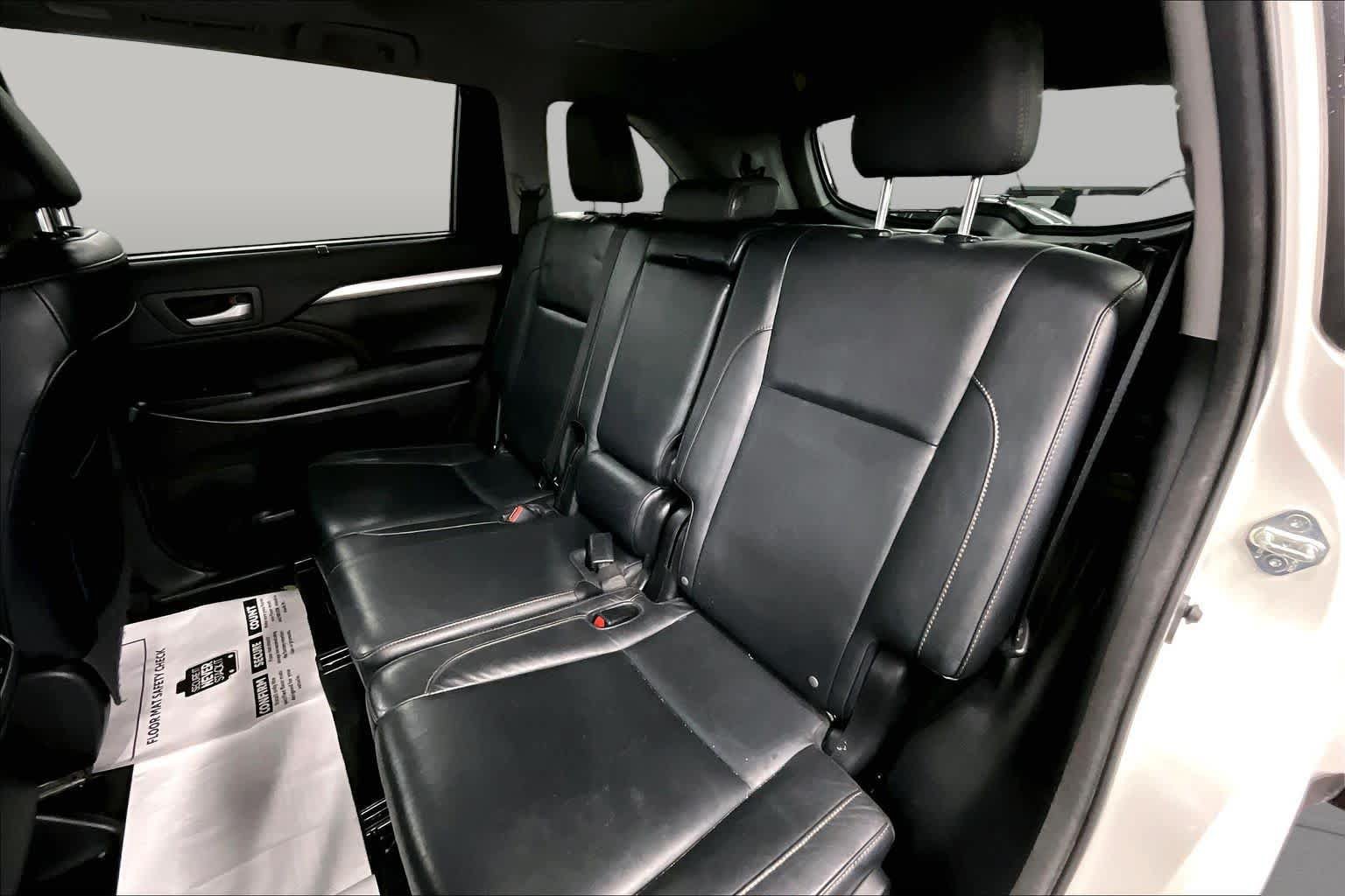 Used 2015 Toyota Highlander XLE AWD/4WD image 19