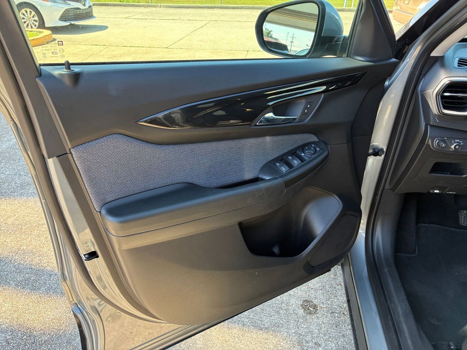 Used 2025 Chevrolet TrailBlazer LT image 15