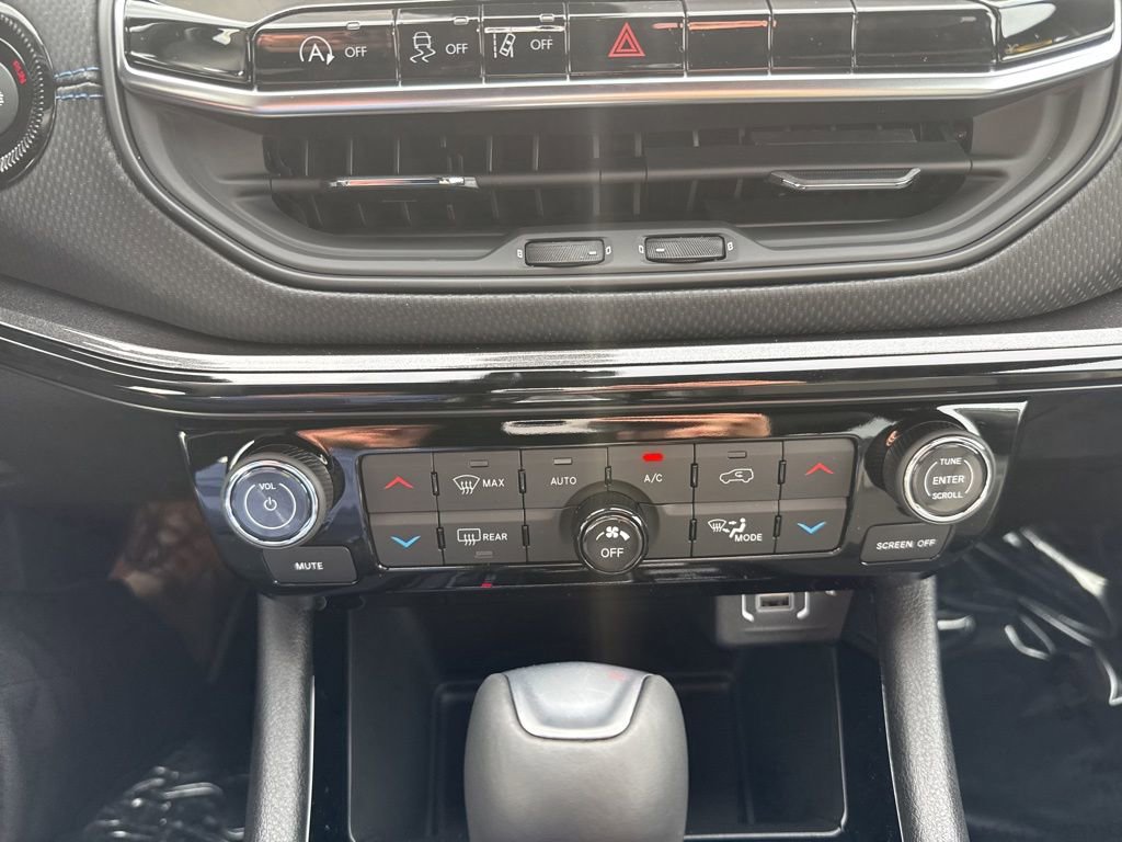 New 2026 Jeep Compass Latitude image 16