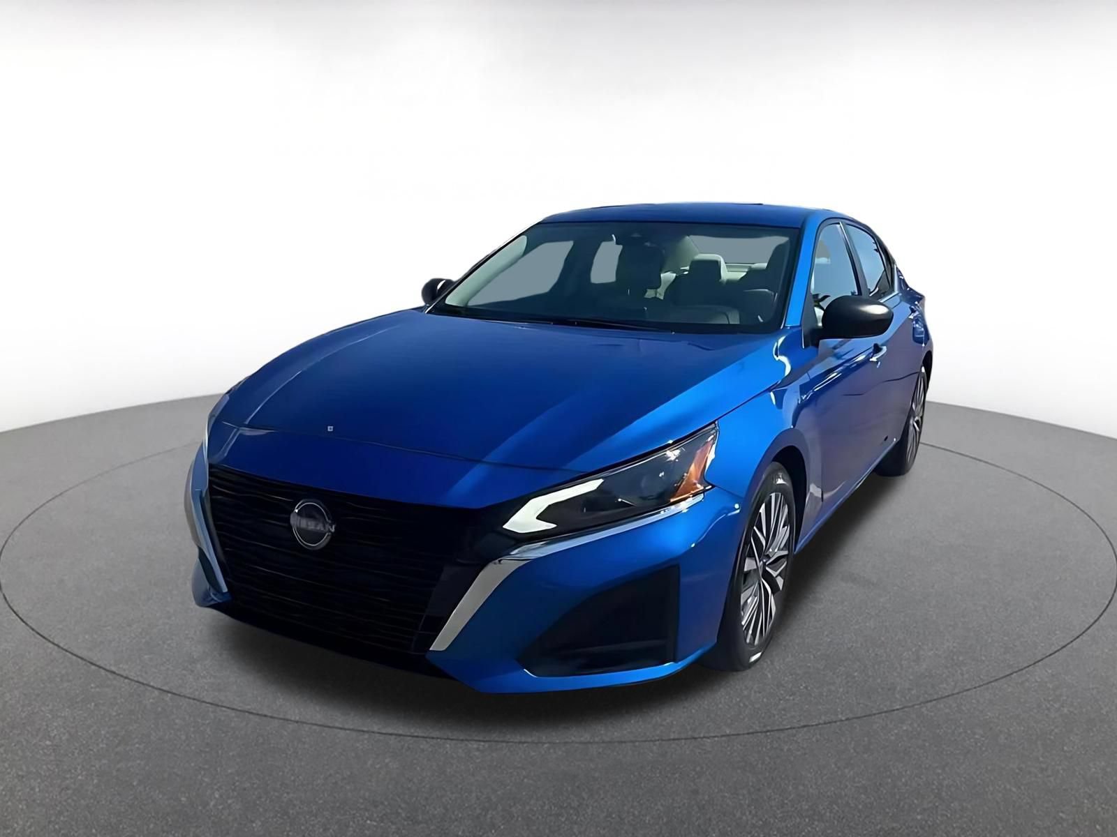 Used 2025 Nissan Altima 2.5 SV FWD image 7