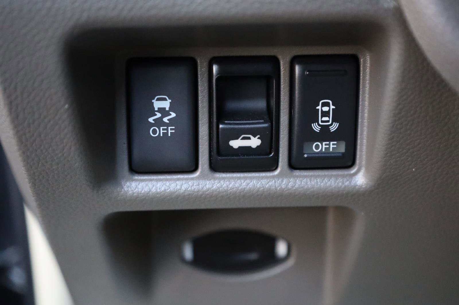 Used 2013 INFINITI G37 Journey w/ Premium Pkg image 36