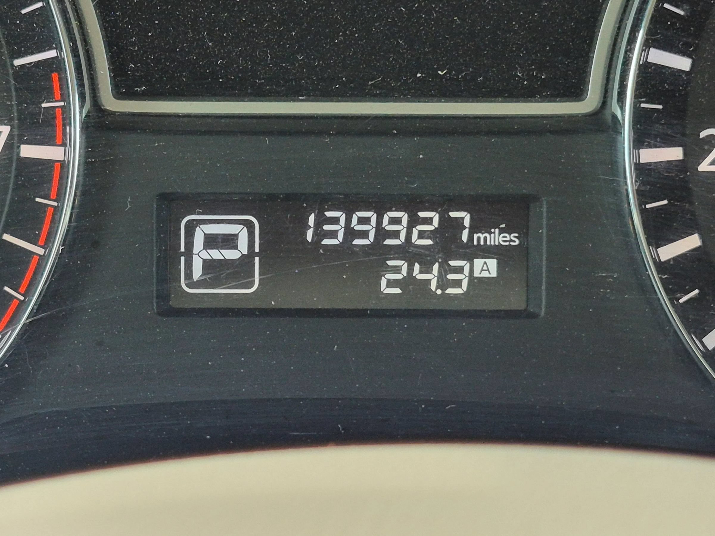Used 2014 Nissan Pathfinder Platinum w/ Platinum Premium Package FWD image 17