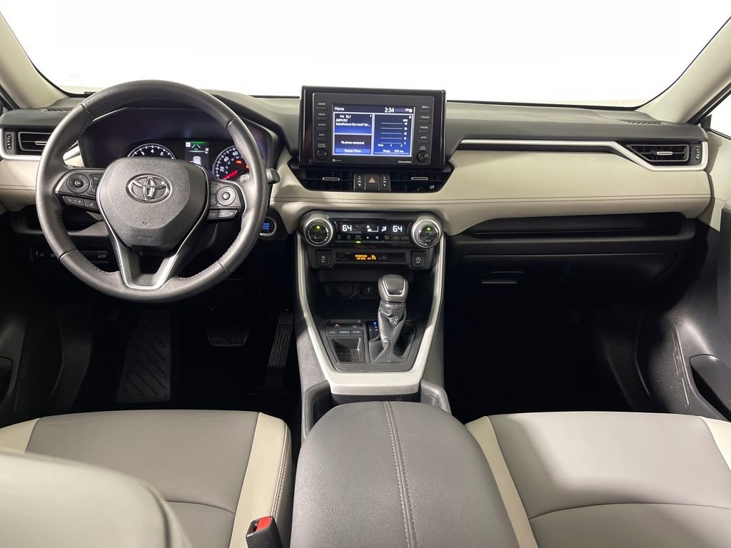 Used 2021 Toyota RAV4 XLE Premium image 14