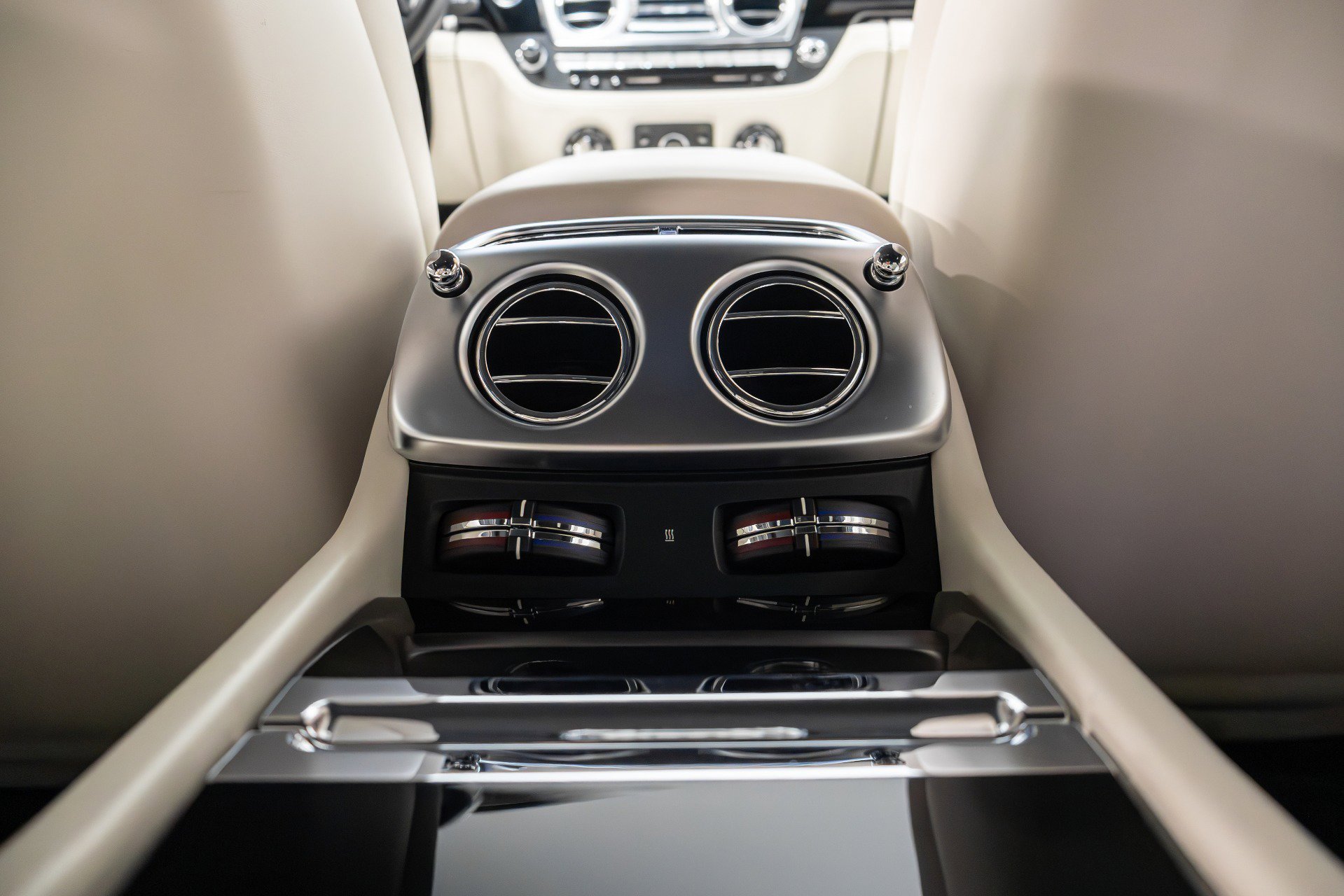 Used 2016 Rolls-Royce Wraith image 24