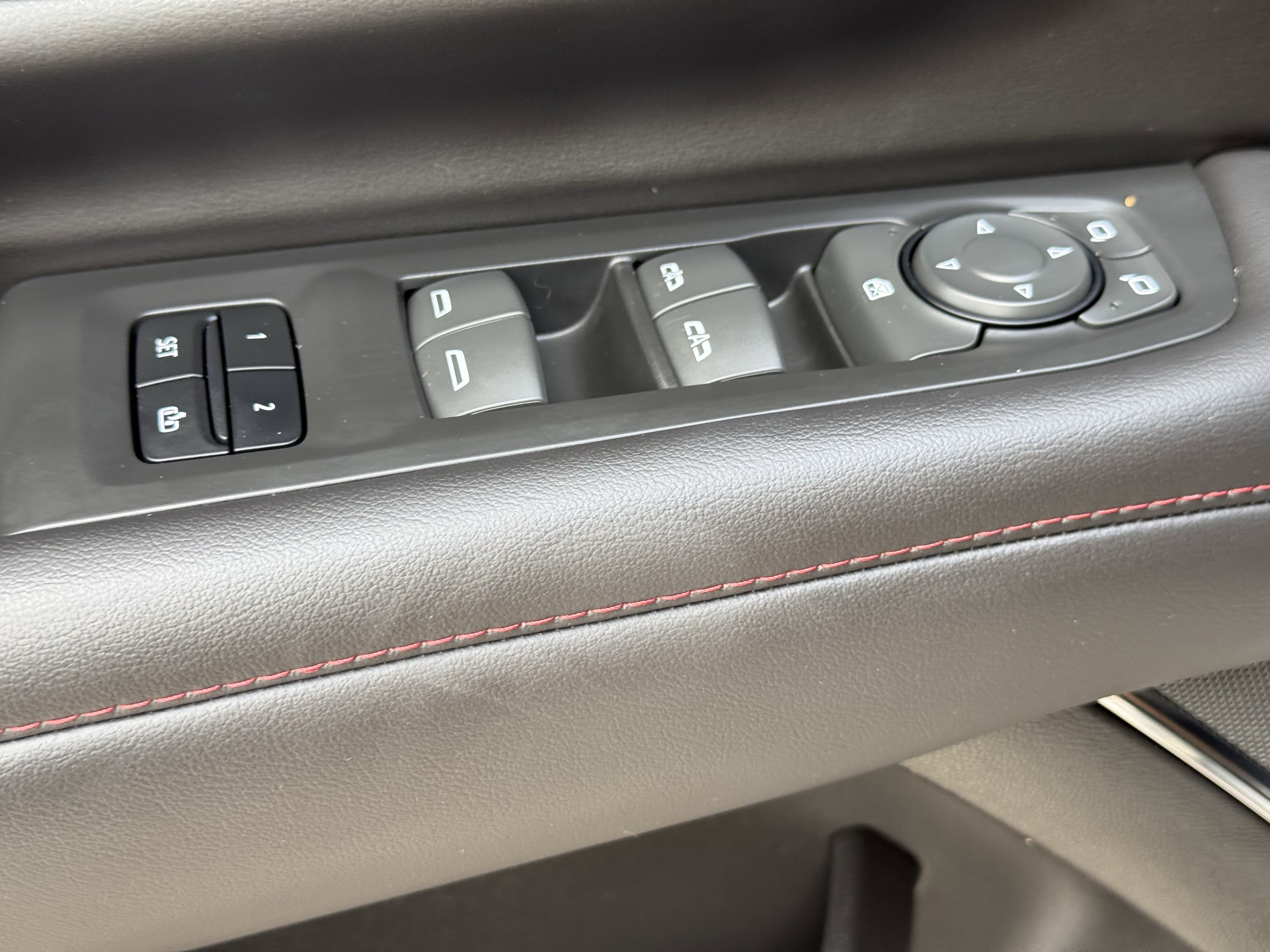 Used 2023 Chevrolet Suburban RST RWD image 25