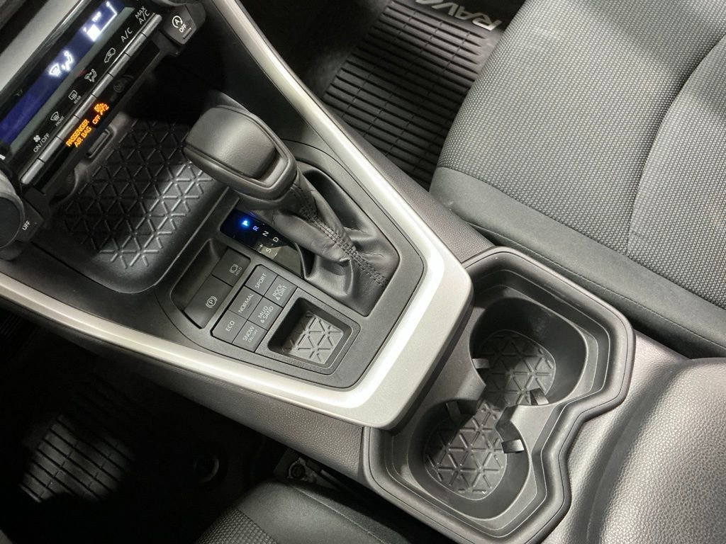 Used 2019 Toyota RAV4 LE w/ All Weather Liner Package image 15