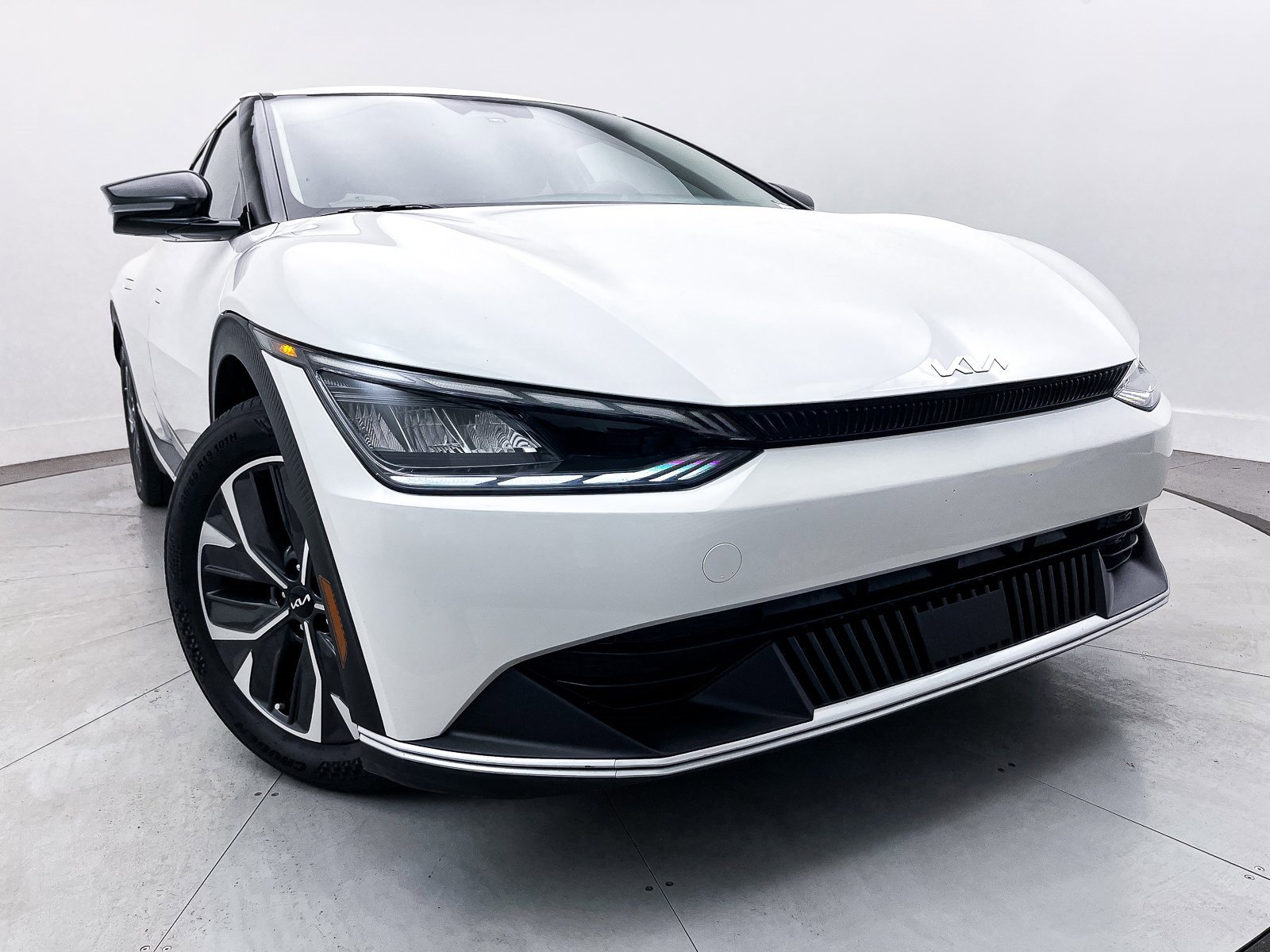 Used 2023 Kia EV6 Light image 3