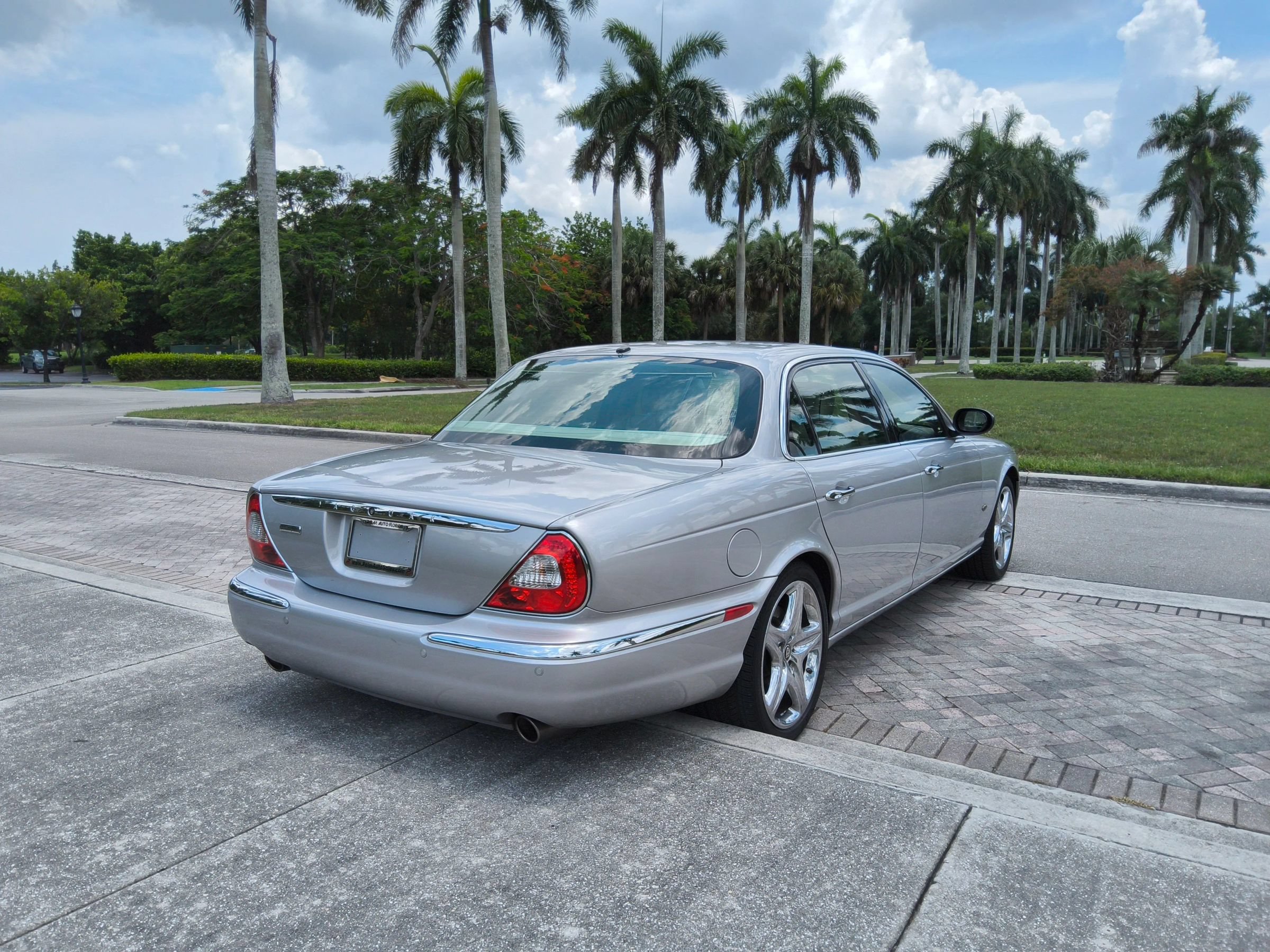 Used 2006 Jaguar XJ Vanden Plas RWD image 7