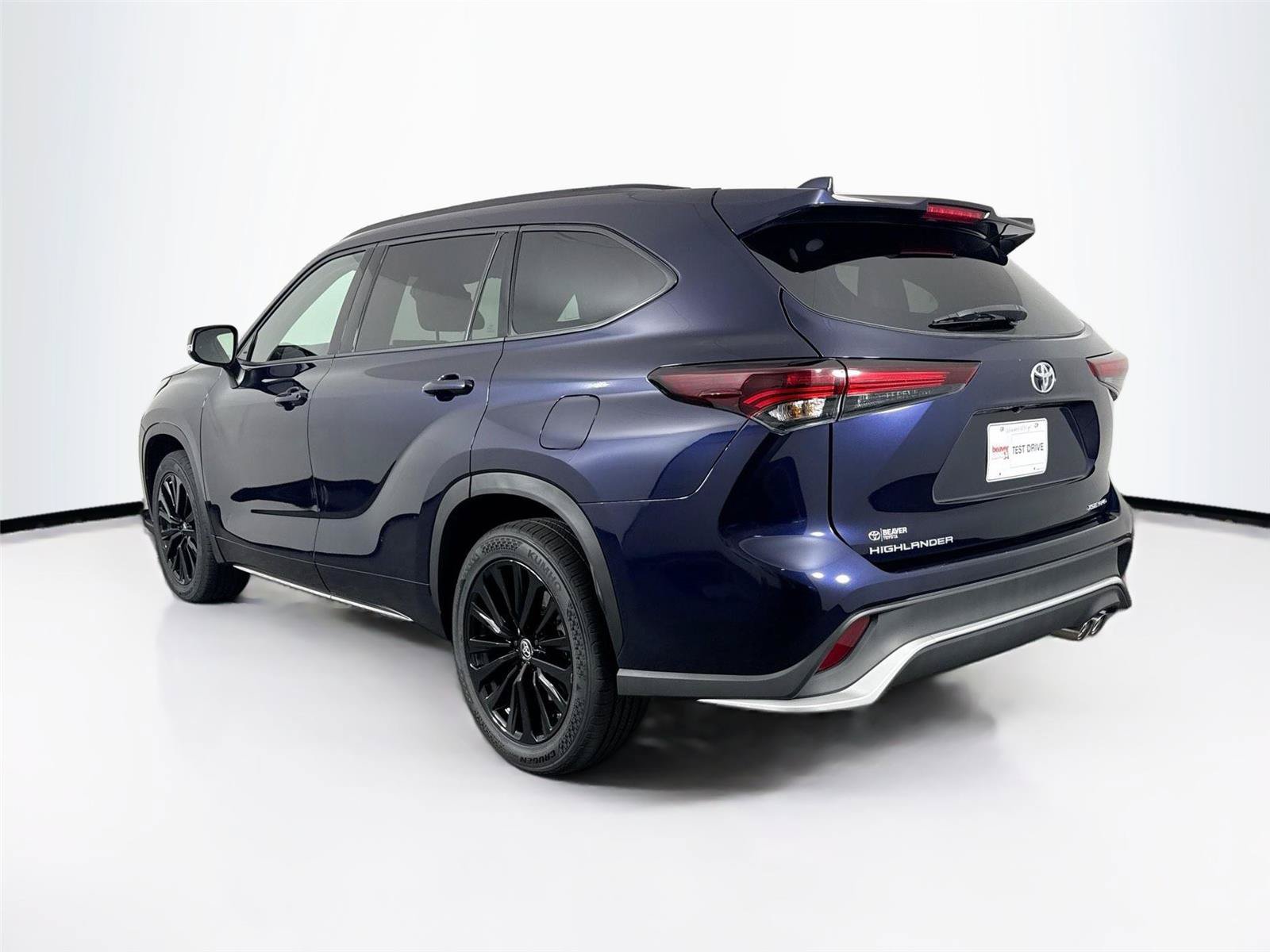 Certified 2025 Toyota Highlander XSE AWD/4WD image 13