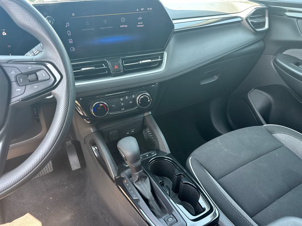 Used 2025 Chevrolet TrailBlazer LT AWD/4WD image 29