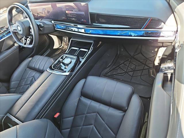 Used 2026 BMW 750e xDrive AWD/4WD image 21