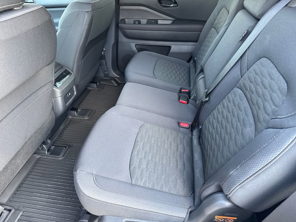 Used 2025 Nissan Pathfinder SV w/ Black Appearance Package image 17