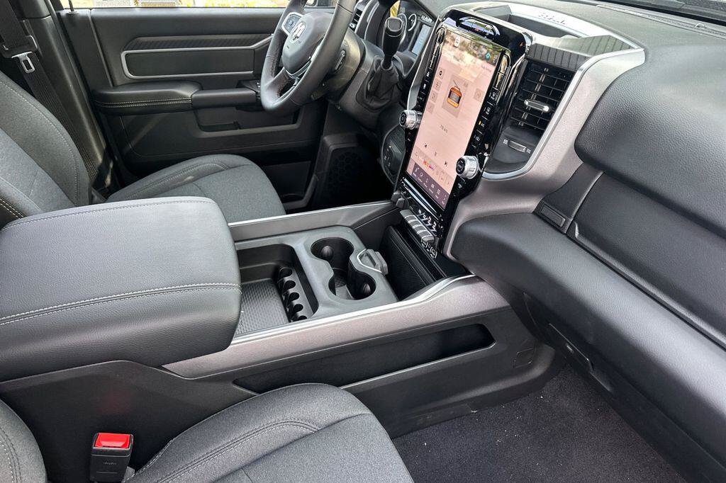 New 2026 RAM 2500 Big Horn AWD/4WD image 15