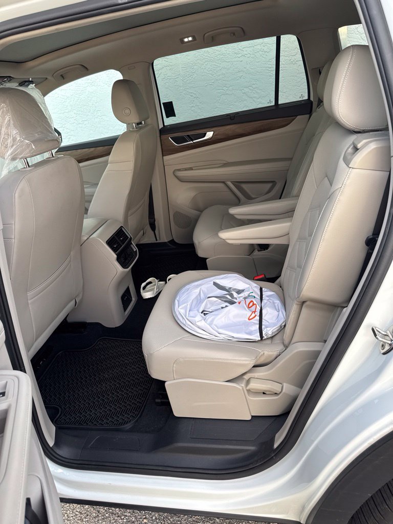 Certified 2025 Volkswagen Atlas SE w/ Panoramic Sunroof Package FWD image 7
