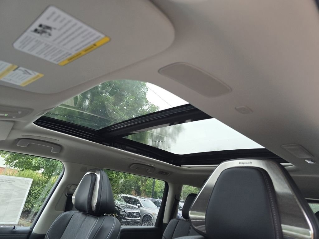 New 2025 INFINITI QX80 Sensory image 3