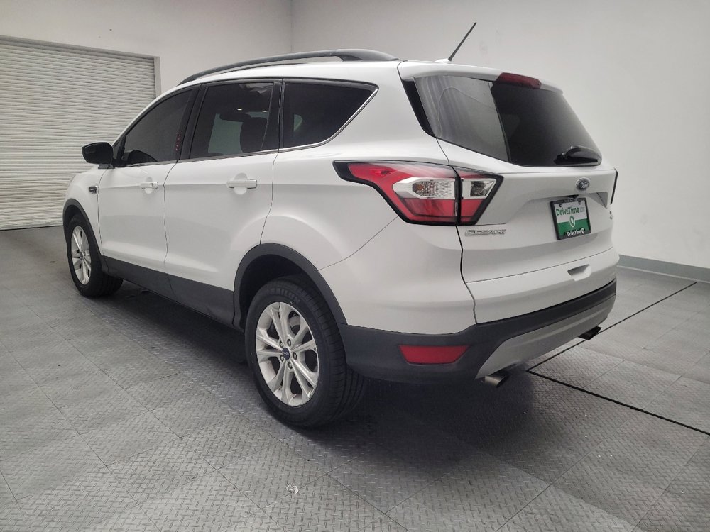 Used 2018 Ford Escape SE image 5