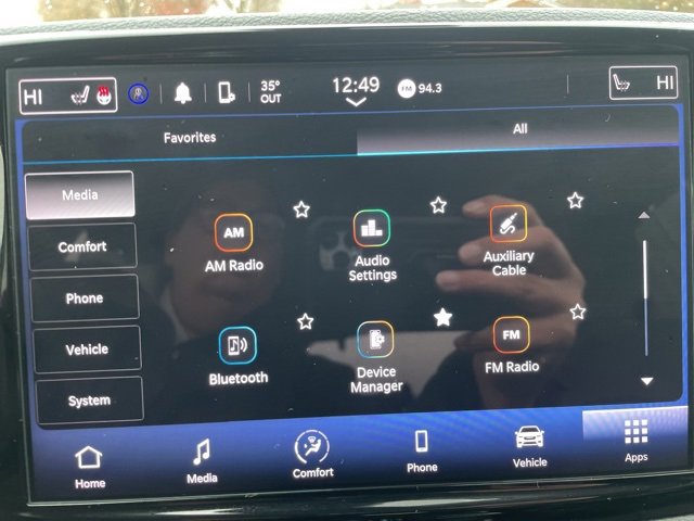 Used 2022 Chrysler Pacifica Touring-L image 4