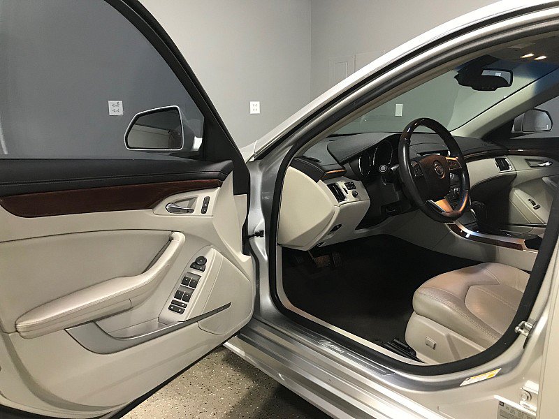 Used 2012 Cadillac CTS Luxury RWD image 9