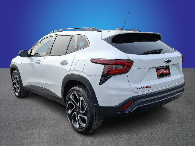 New 2026 Chevrolet Trax RS w/ Sunroof Package FWD image 4