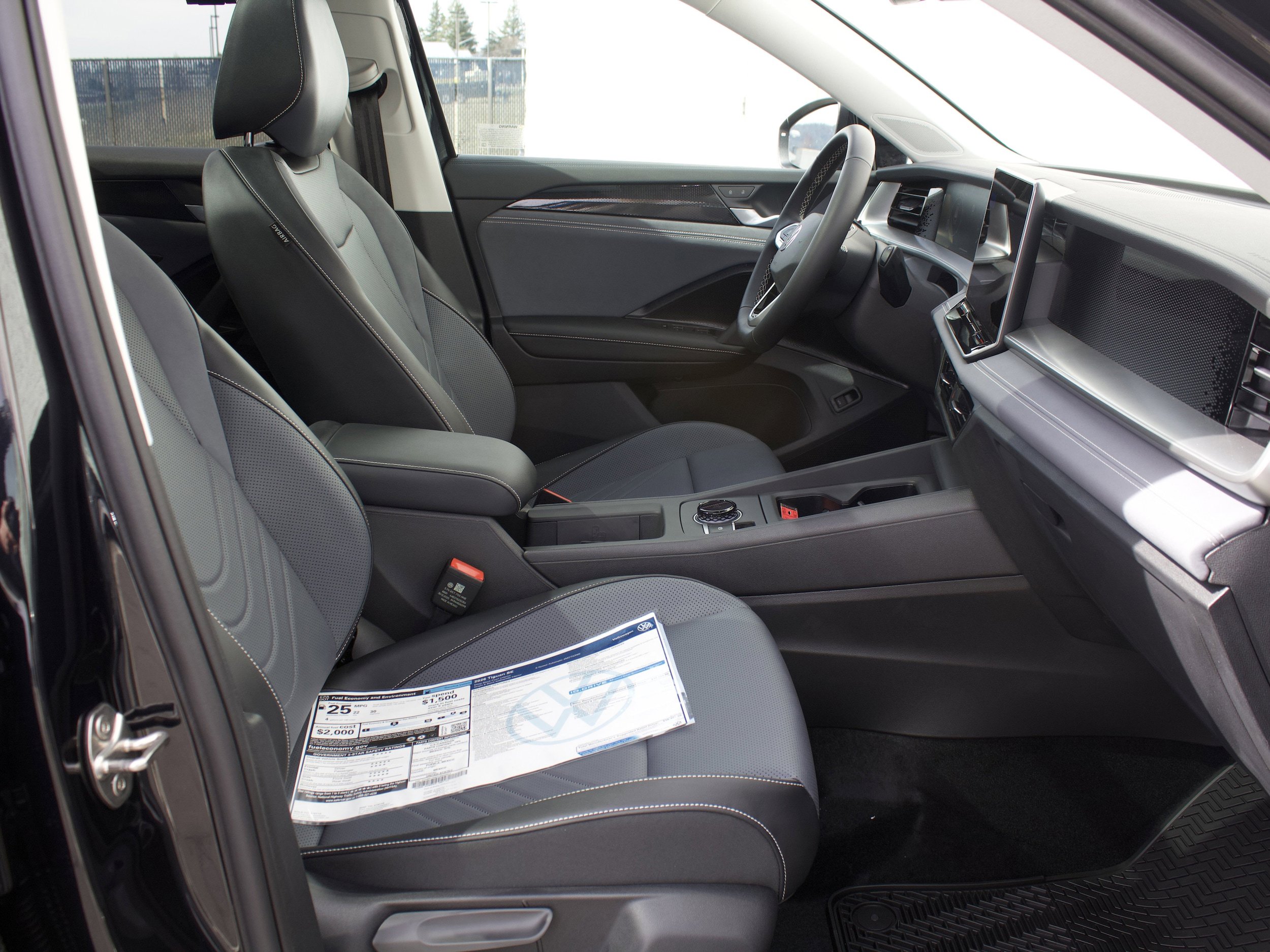 New 2026 Volkswagen Tiguan SE AWD/4WD image 36