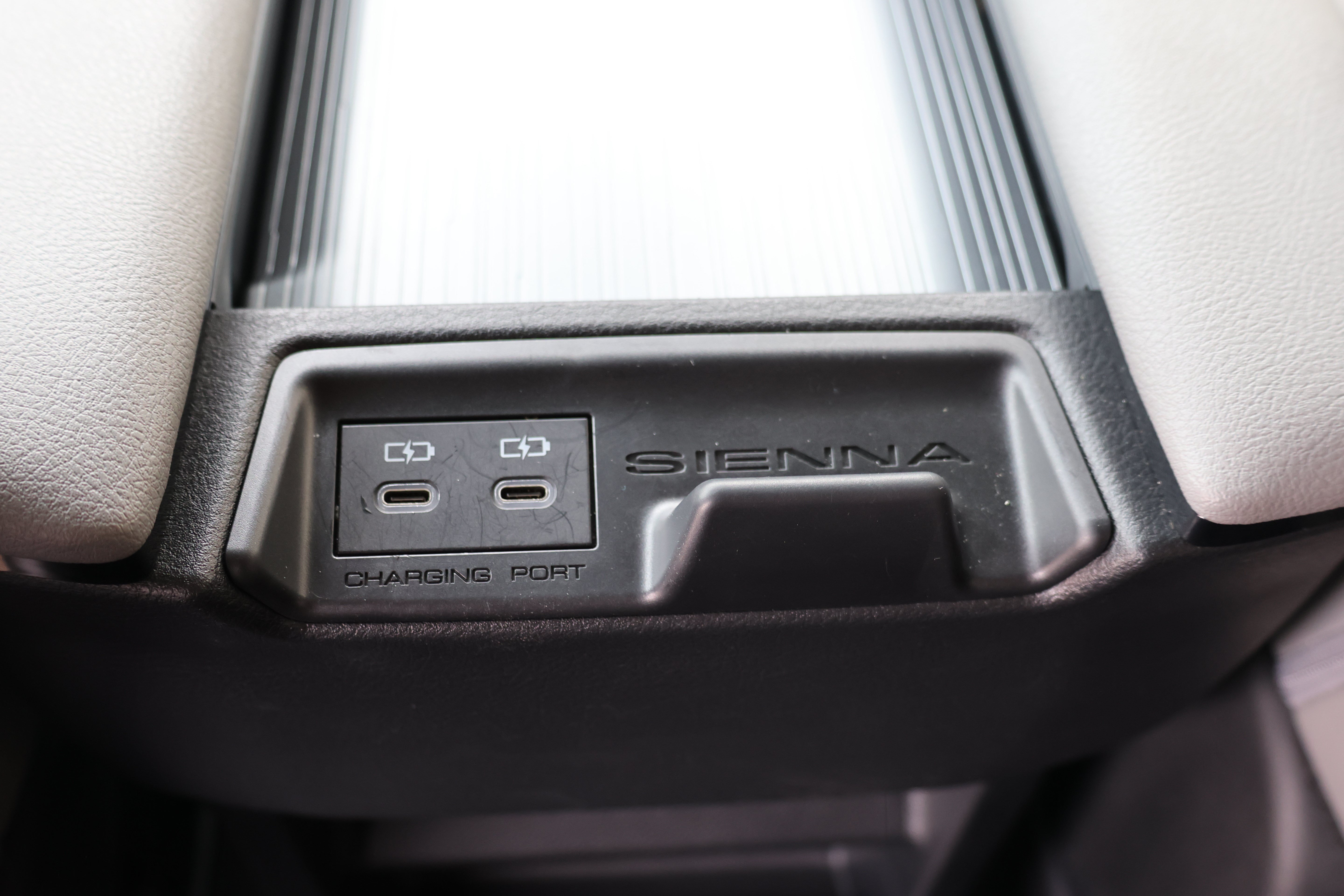 Certified 2025 Toyota Sienna XLE FWD image 16