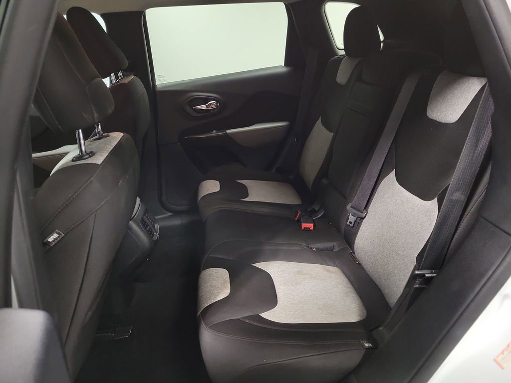 Used 2014 Jeep Cherokee Latitude w/ Comfort/Convenience Group image 24