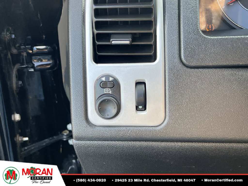 Used 2008 Pontiac Torrent 2WD image 25