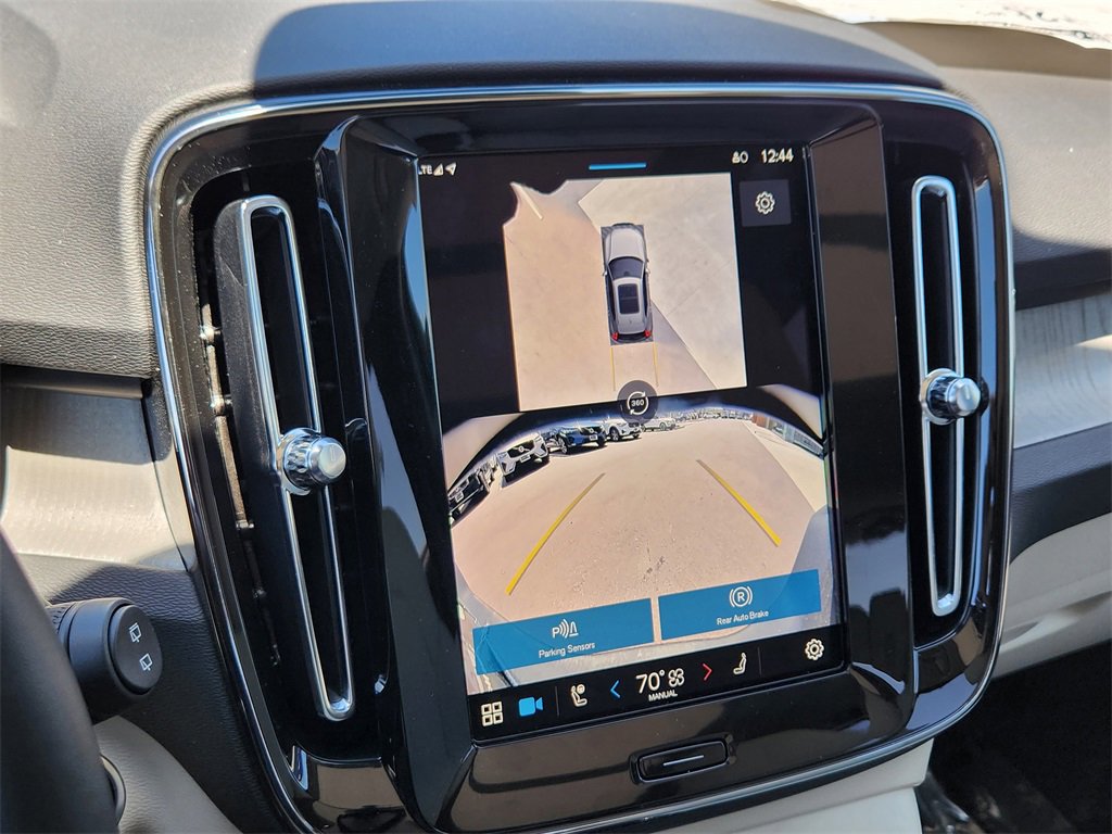 New 2025 Volvo XC40 B5 Ultra w/ Climate Package image 13