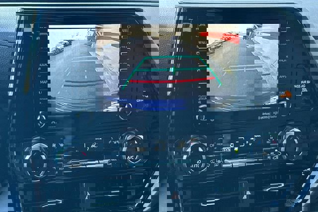 Used 2020 Toyota Highlander LE image 23