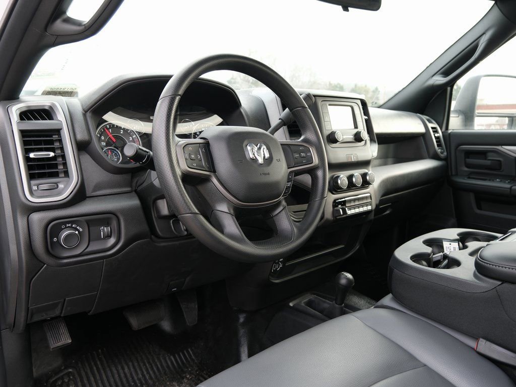 New 2023 RAM 5500 Tradesman AWD/4WD image 4