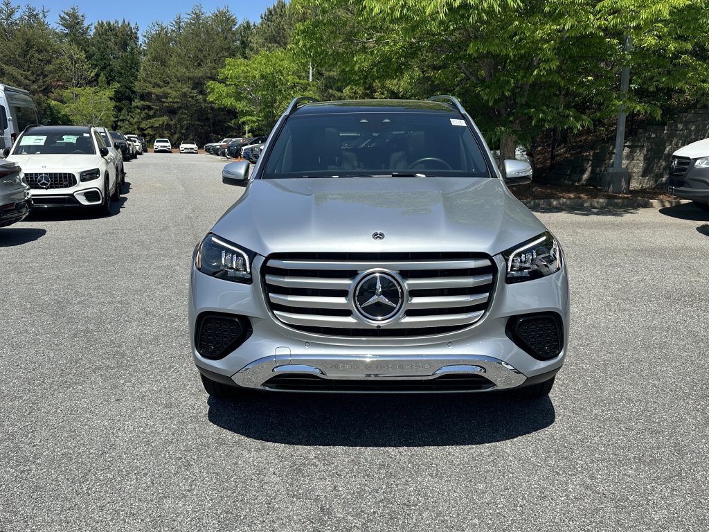 Used 2025 Mercedes-Benz GLS 450 4MATIC image 3