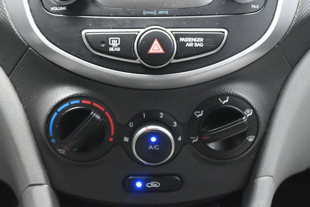 Used 2015 Hyundai Accent GLS FWD image 17