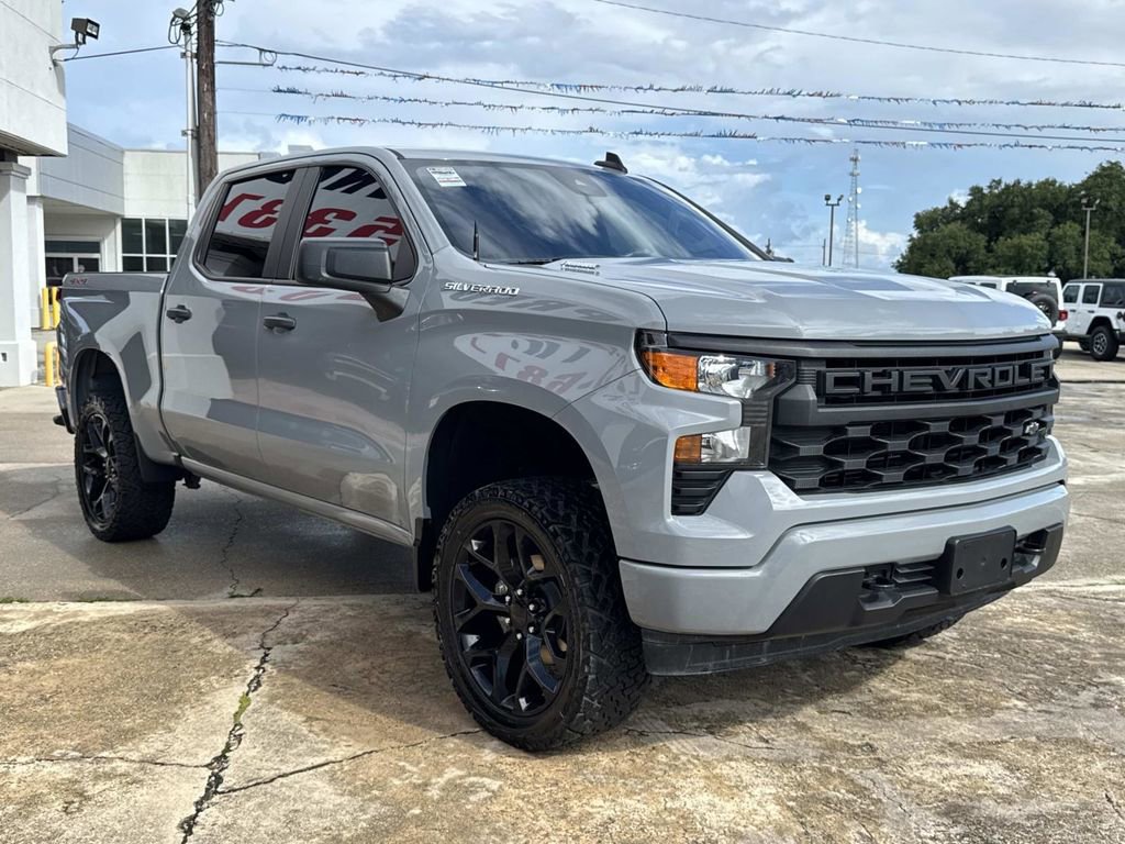 Used 2025 Chevrolet Silverado 1500 Custom AWD/4WD image 2