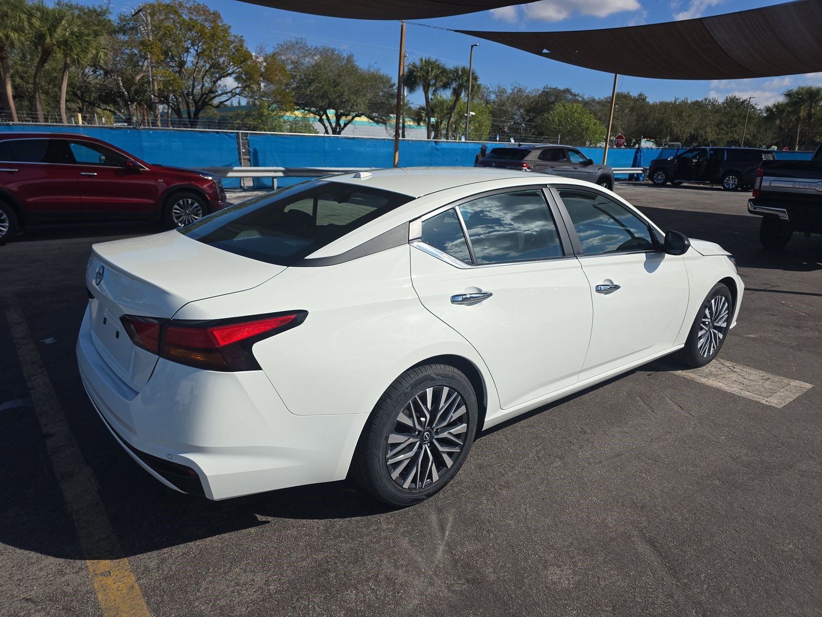 Used 2025 Nissan Altima 2.5 SV image 6