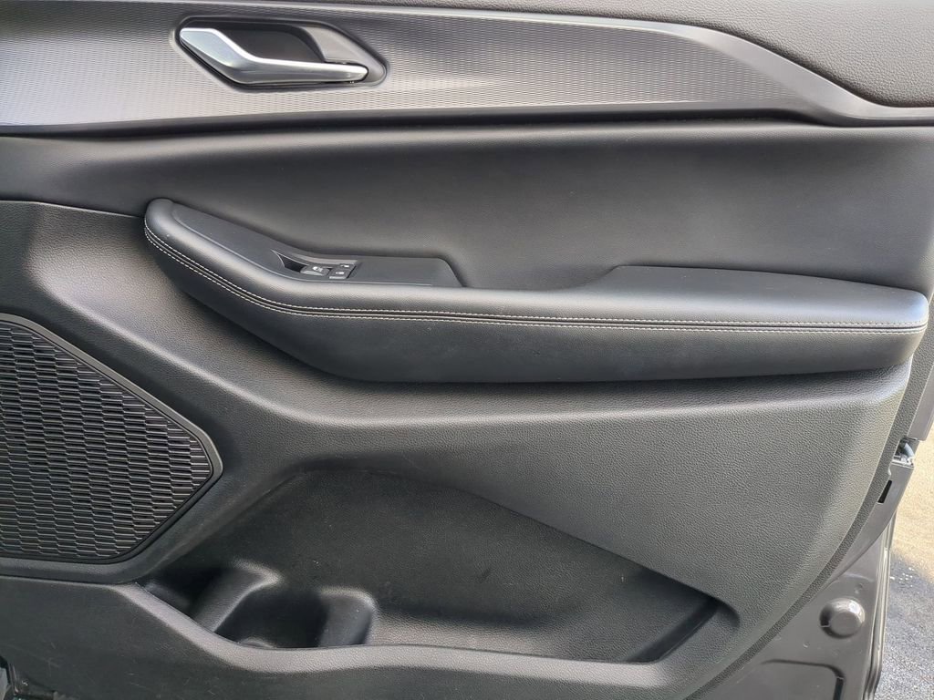 Used 2024 Jeep Grand Cherokee L Laredo image 34