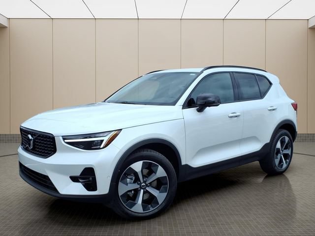 New 2026 Volvo XC40 B5 Plus w/ Protection Package Premier AWD/4WD image 2
