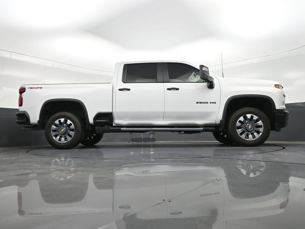 Used 2023 Chevrolet Silverado 2500 Custom w/ Custom Convenience Package AWD/4WD image 30