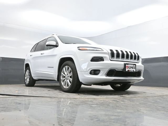 Used 2018 Jeep Cherokee Overland AWD/4WD image 43