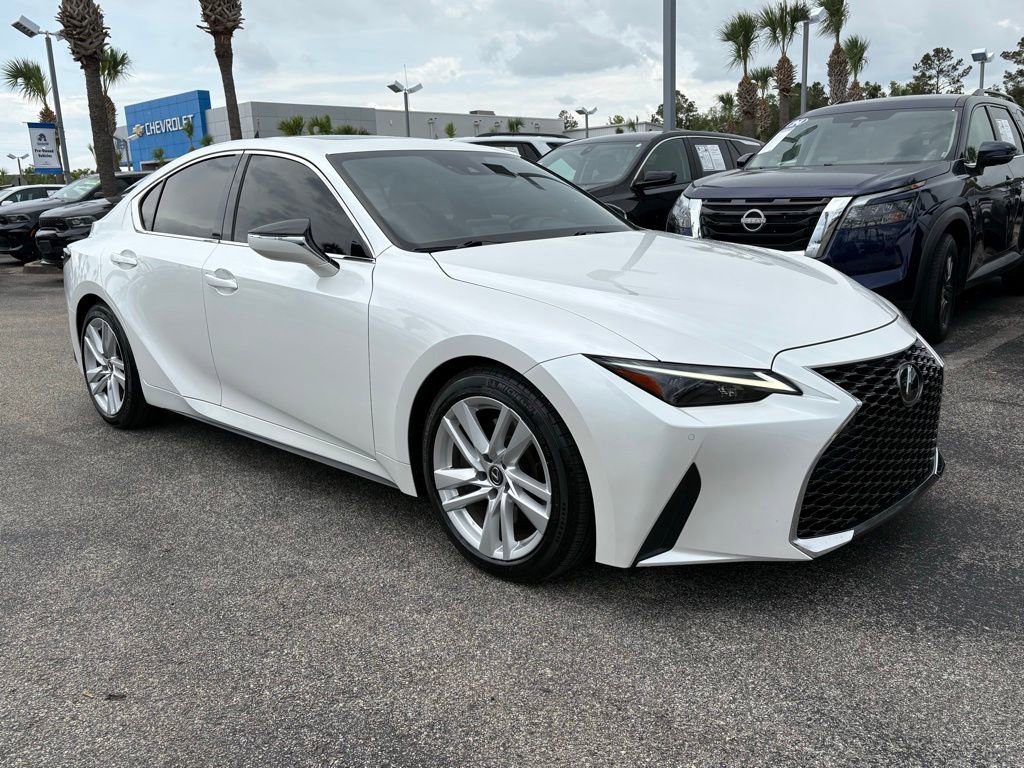 Used 2023 Lexus IS 300 w/ Comfort Package RWD image 9