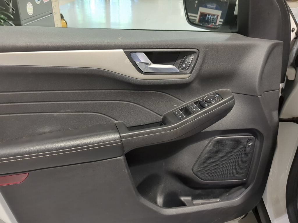 Used 2022 Ford Escape SEL AWD/4WD image 18