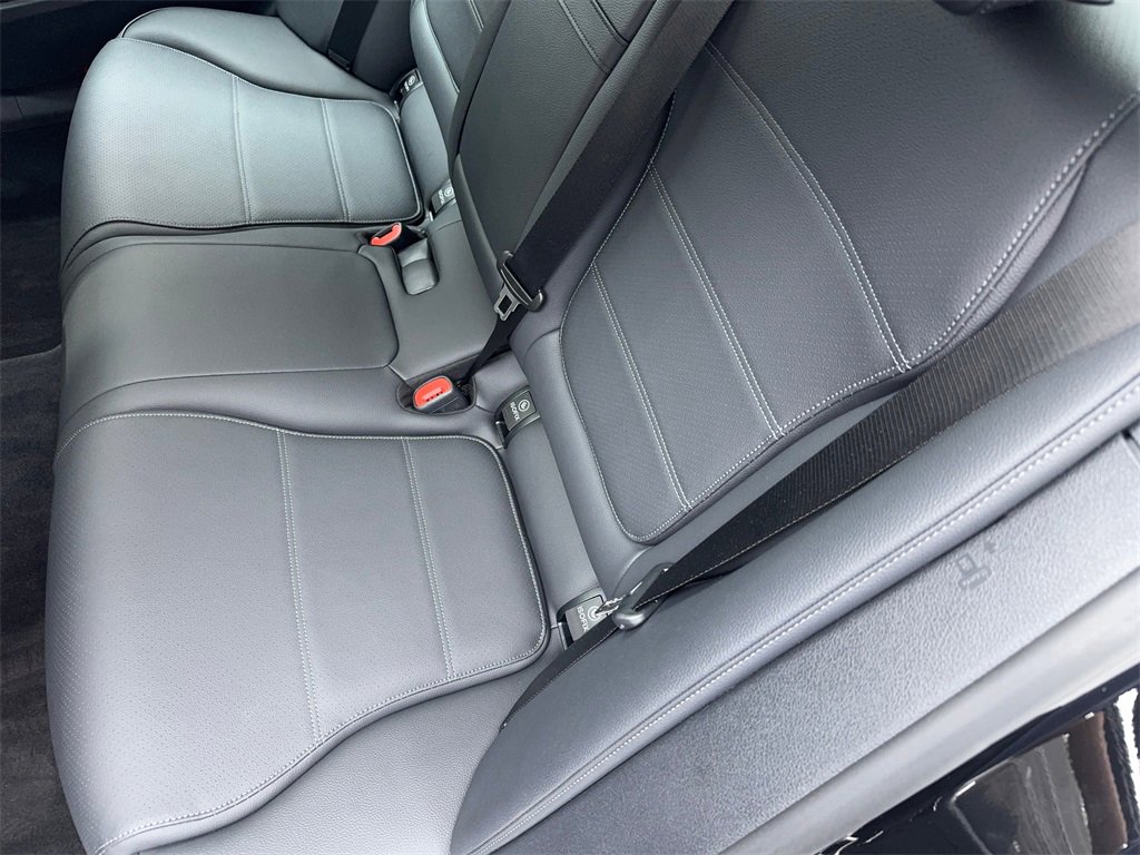 Used 2025 Mercedes-Benz C 300 Sedan image 43