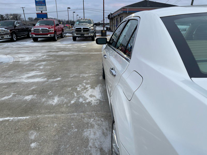 Used 2013 Chrysler 300 C w/ Light Group image 14