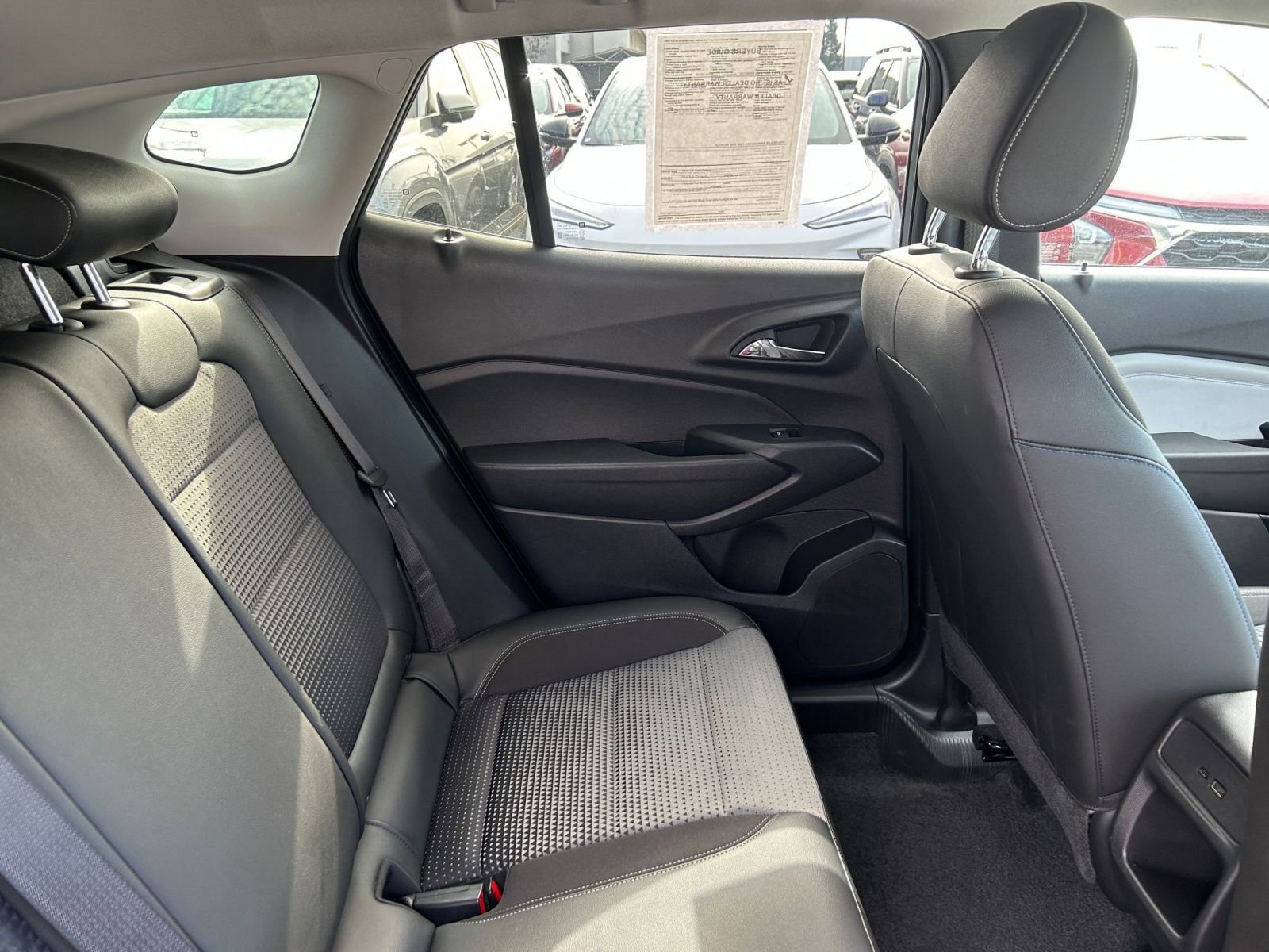 Used 2025 Chevrolet Trax LT image 36