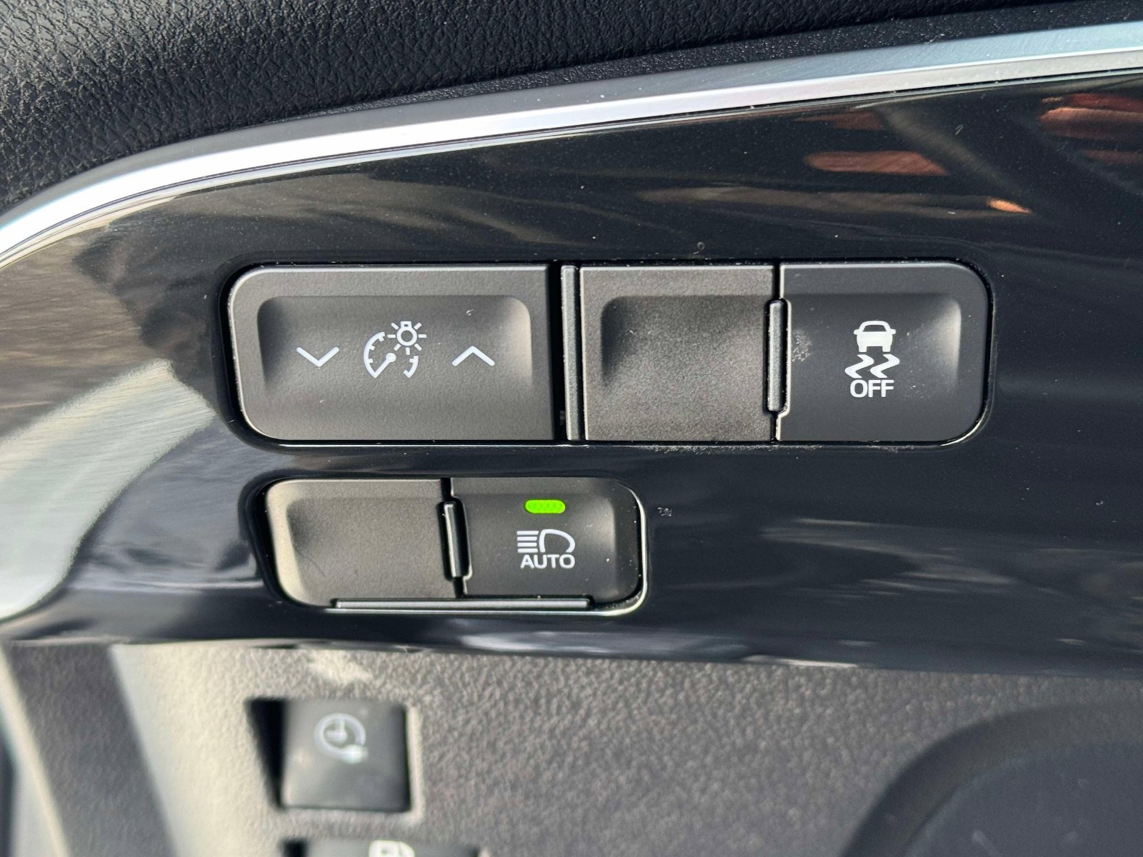 Used 2020 Toyota Prius Prime XLE FWD image 17