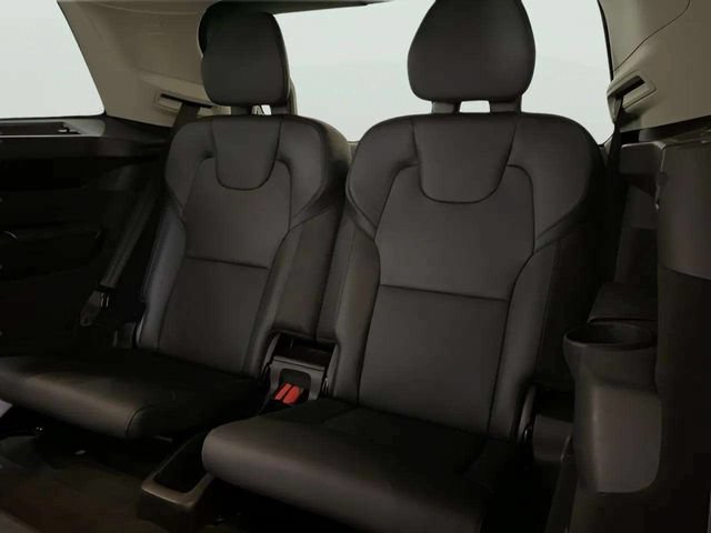 Used 2025 Volvo XC90 B5 Core AWD/4WD image 94