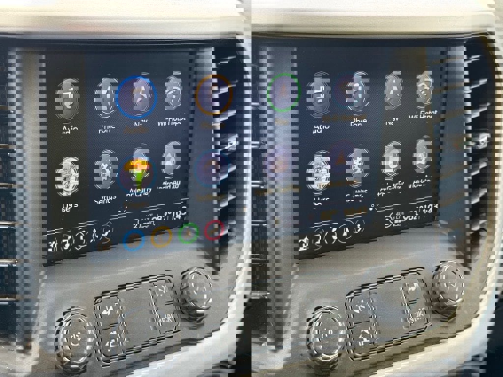 Used 2023 GMC Acadia SLE w/ Driver Convenience Package image 24