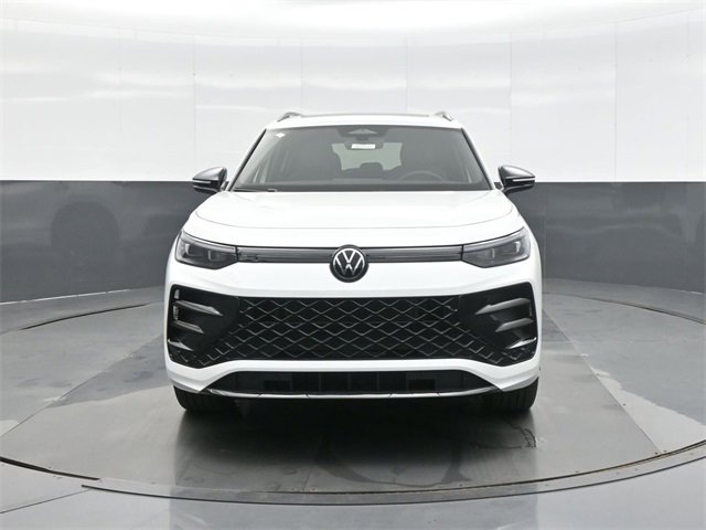 New 2026 Volkswagen Tiguan SE R-Line image 2