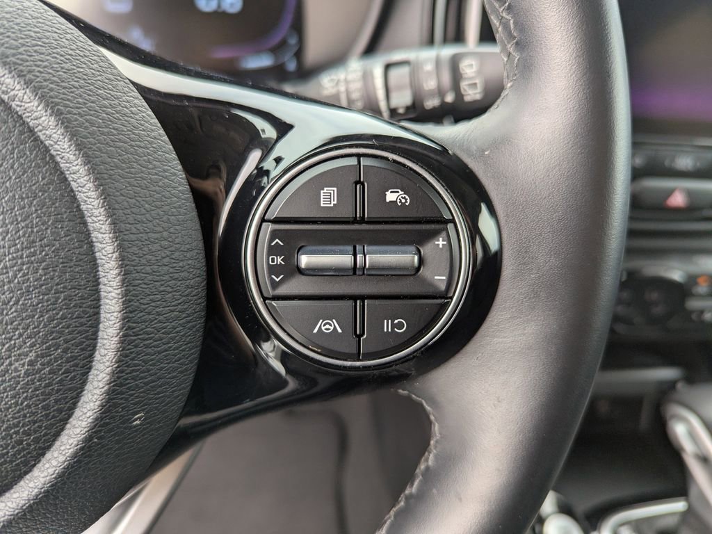 Used 2023 Kia Soul EX image 25