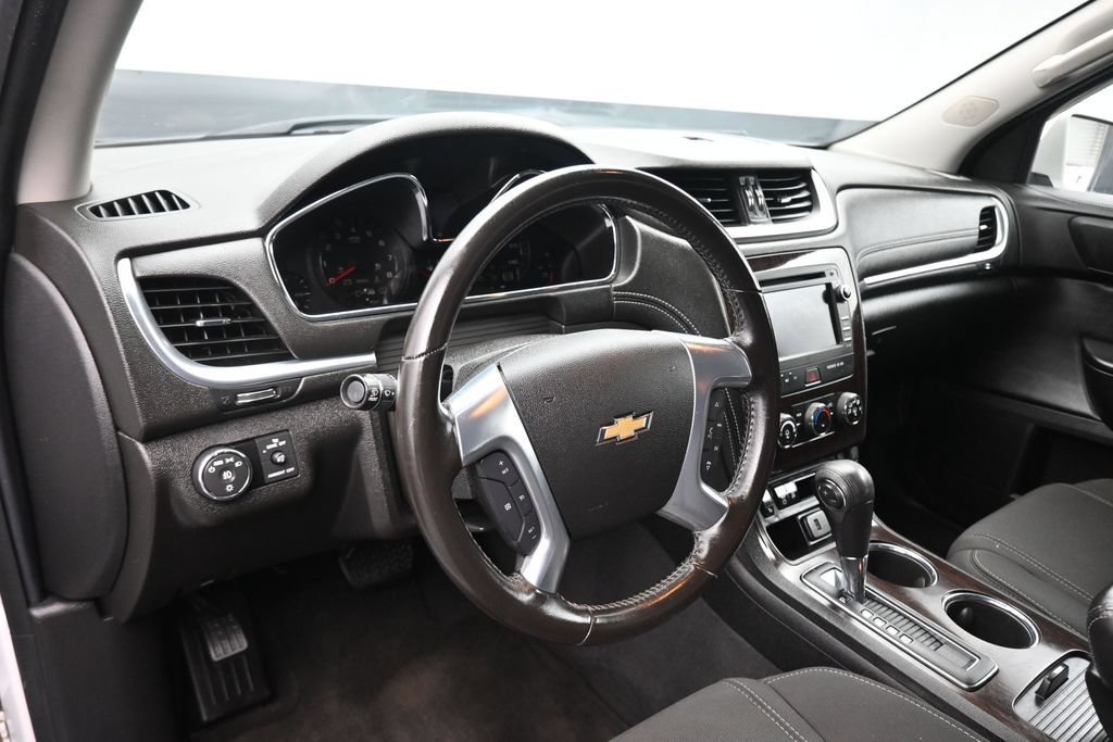 Used 2017 Chevrolet Traverse LT w/ Style and Technology Package AWD/4WD image 13
